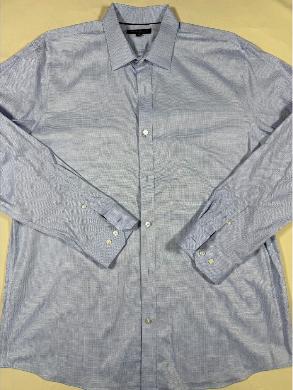 Banana Republic Men's LS Shirt XL Standard Fit Non-Iron Light Blue 17-17.5" Neck
